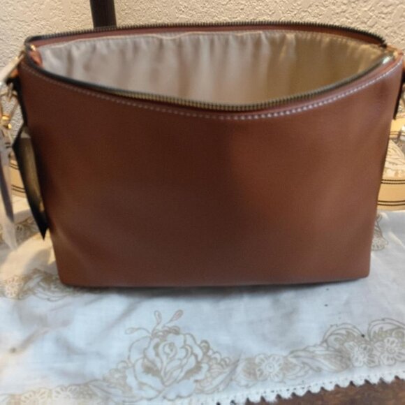 U.S. Polo Assn Womens Madison Avenue Crossbody Bag - Picture 3 of 8